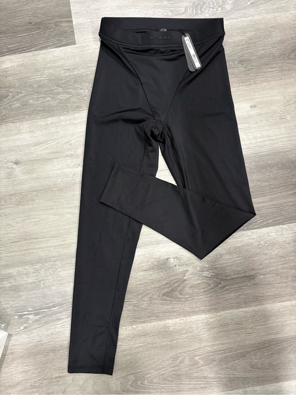SKIMS Shine V-Panel Legging 26” in Obsidian size M
